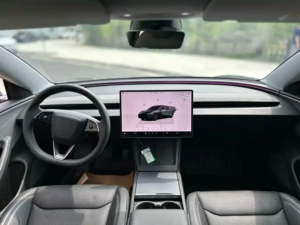 Tesla Model 3 — фото 9