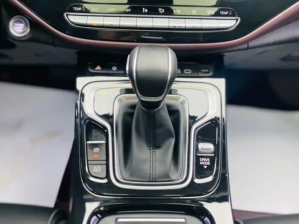 GAC Motor Trumpchi M6 — фото 10