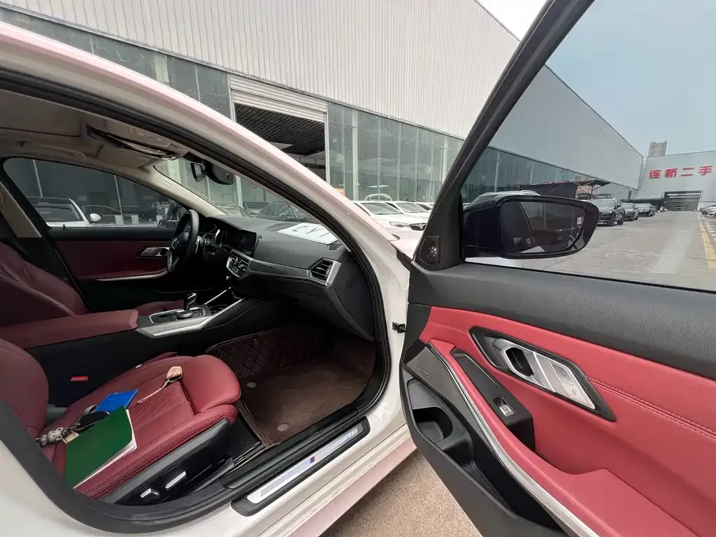 BMW 3 Series 2022 из CN, фото 2