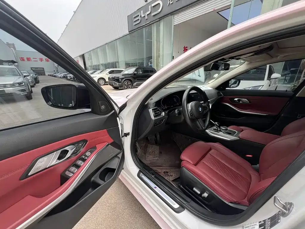 BMW 3 Series 2022 из CN, фото 9