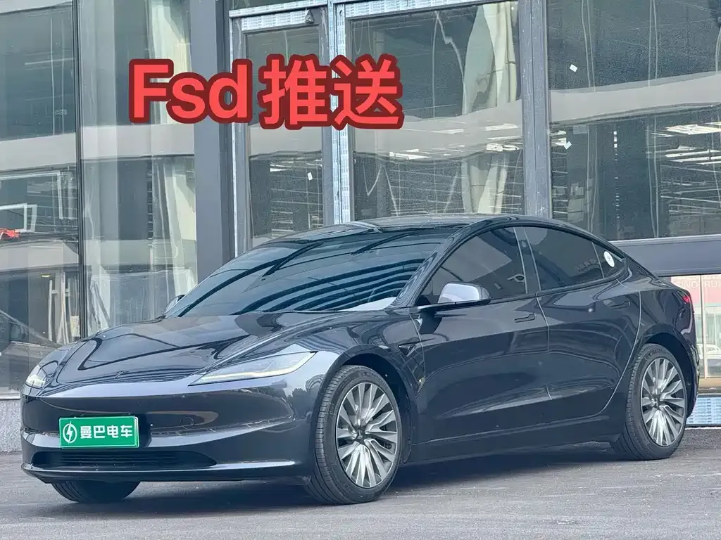 Tesla Model 3 — фото 1