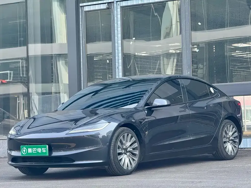 Tesla Model 3 — фото 9