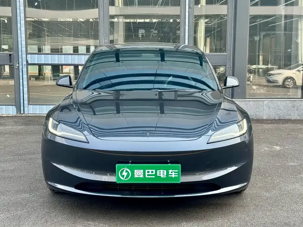 Tesla Model 3 — фото 10