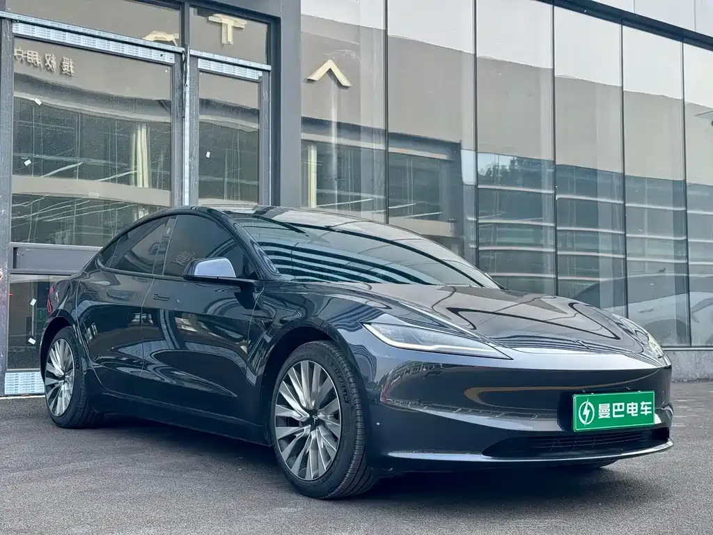 Tesla Model 3 — фото 8