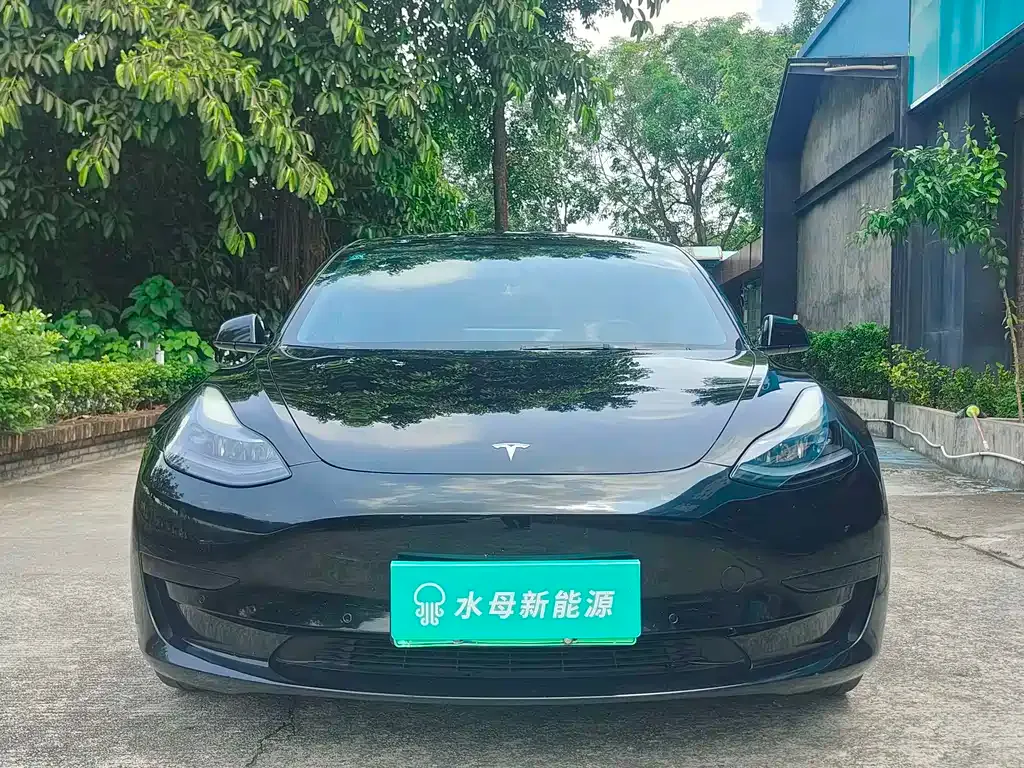 Tesla Model 3 — фото 10