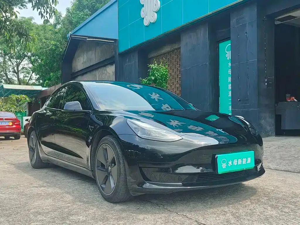 Tesla Model 3 — фото 9