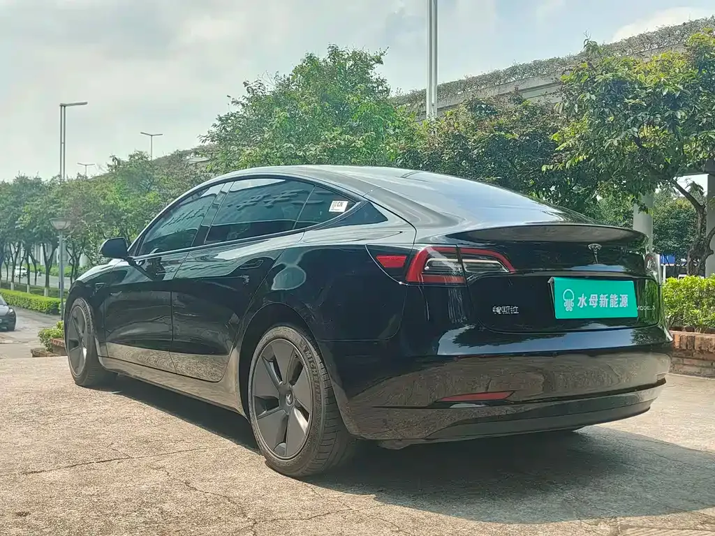 Tesla Model 3 — фото 6