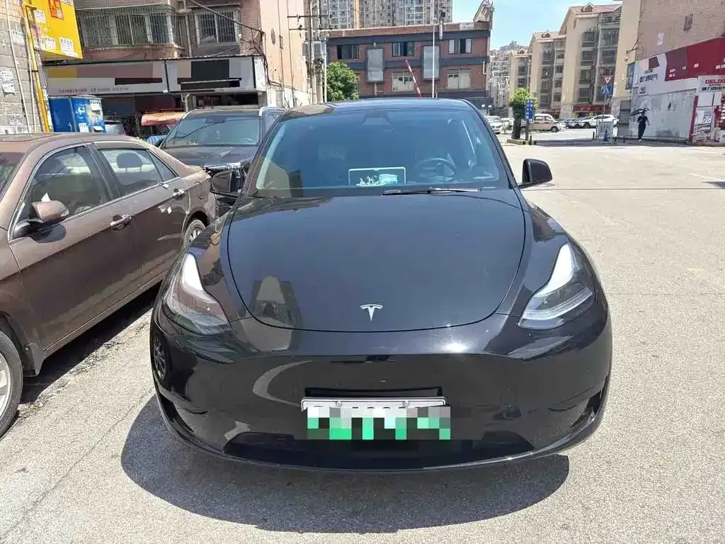 Tesla Model Y — фото 5