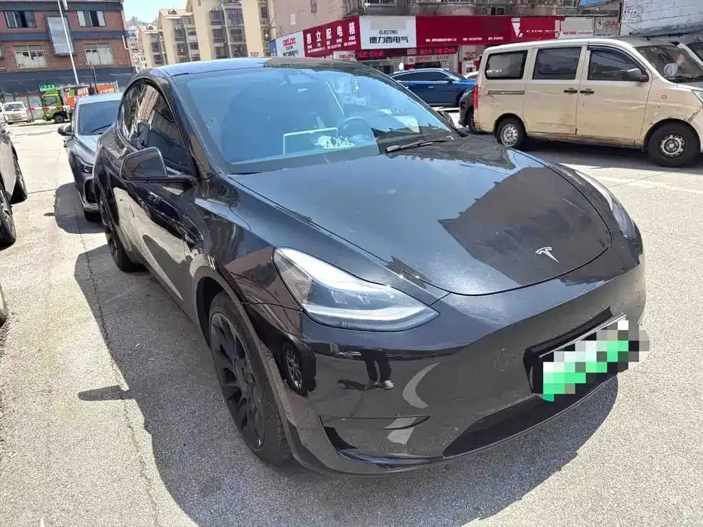 Tesla Model Y — фото 6