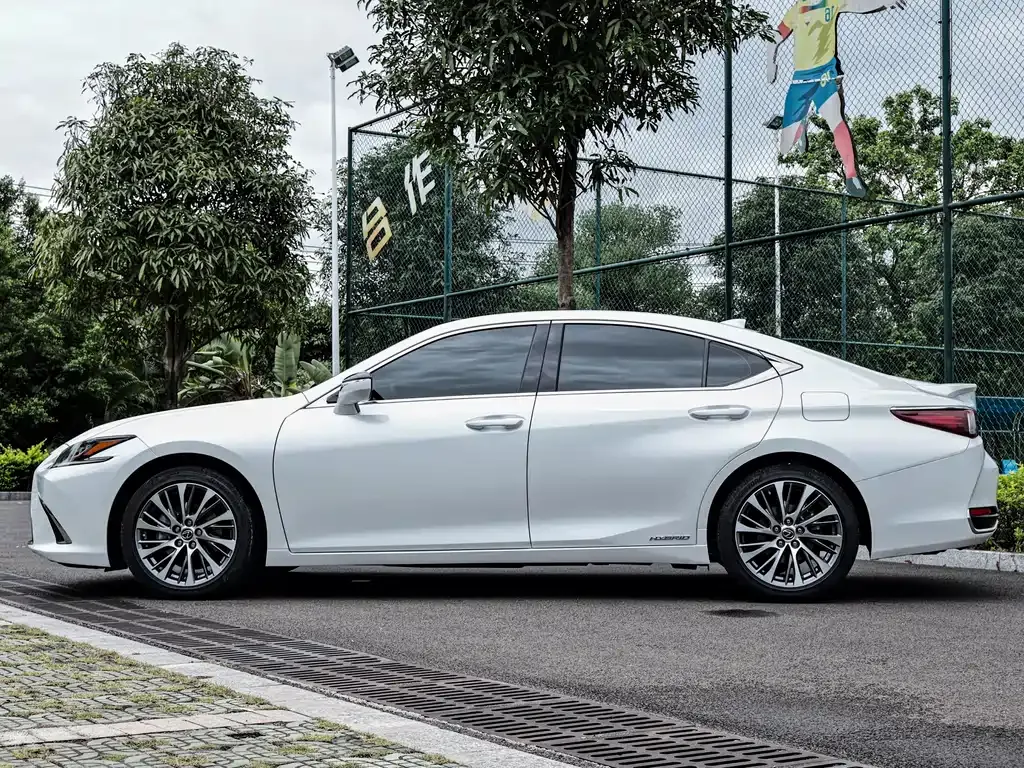 Lexus ES — фото 7