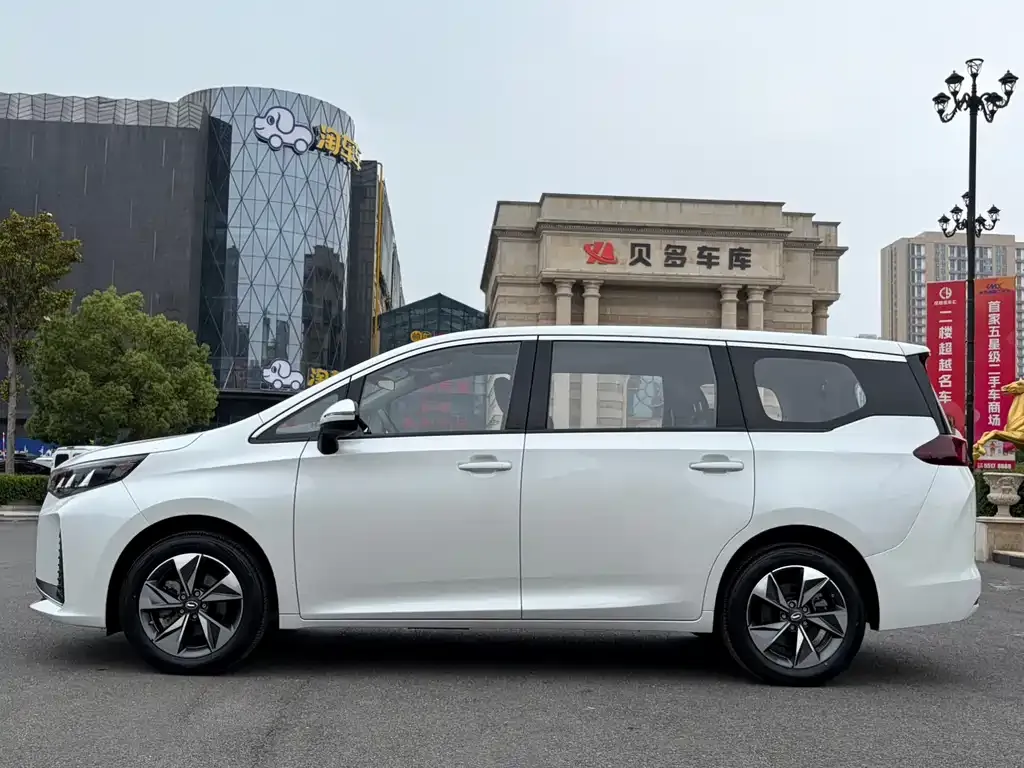 GAC Motor Trumpchi M6 — фото 7