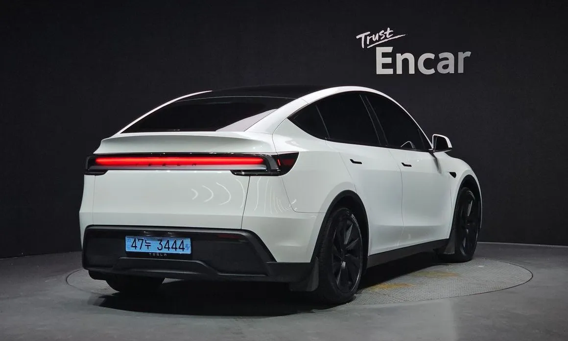 Tesla Model Y — фото 3