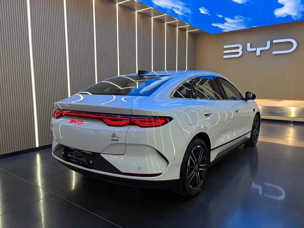 BYD Qin L — фото 10