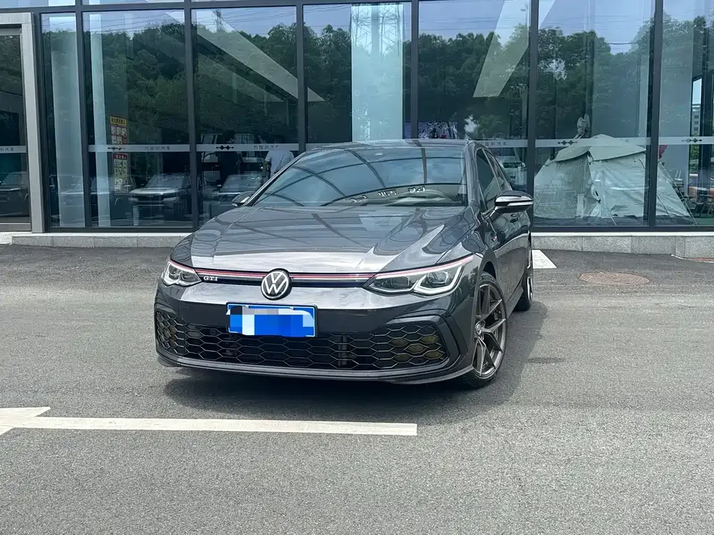 Volkswagen Golf GTI