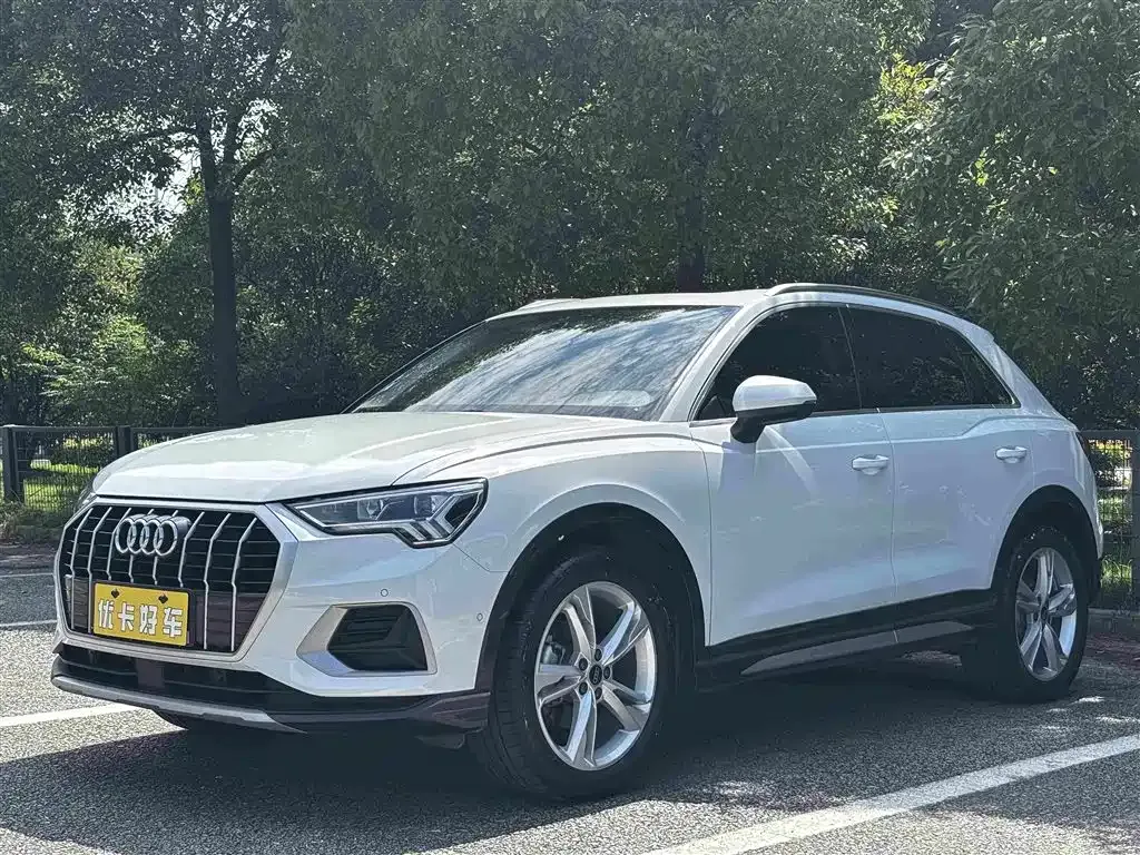 Audi Q3 — фото 1