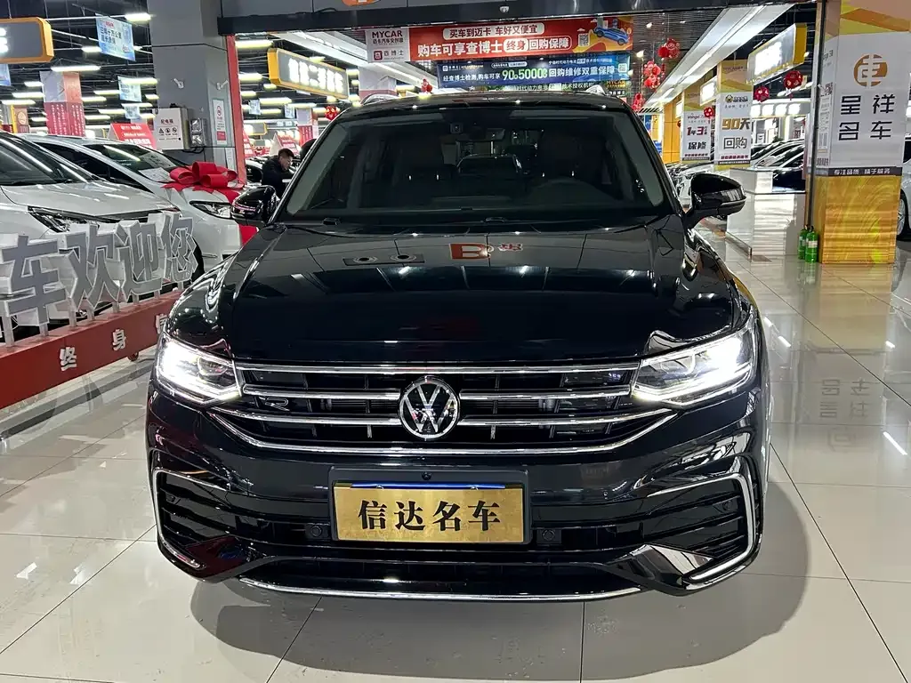 Volkswagen Tiguan L — фото 6