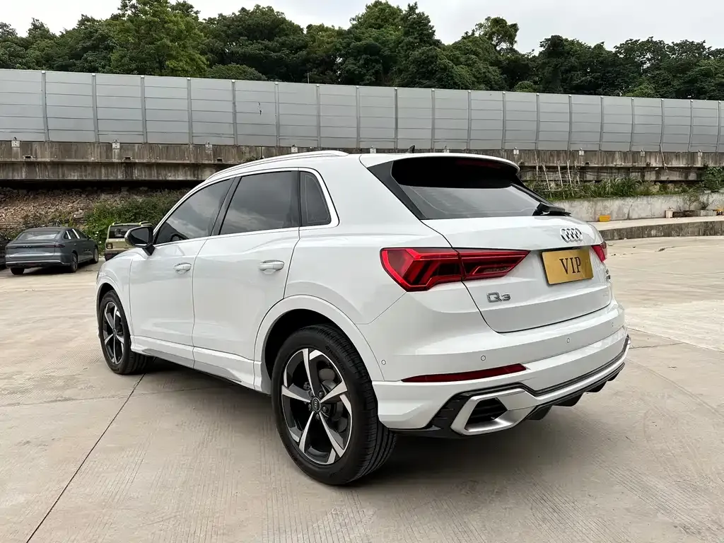 Audi Q3 — фото 6
