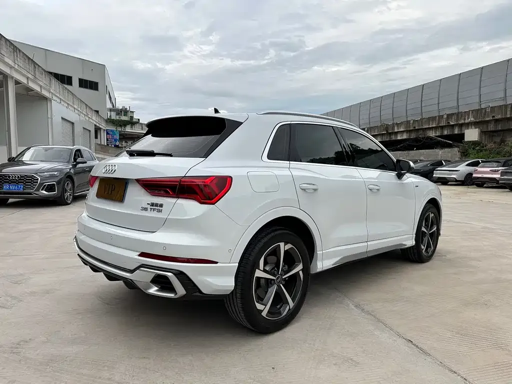 Audi Q3 — фото 3