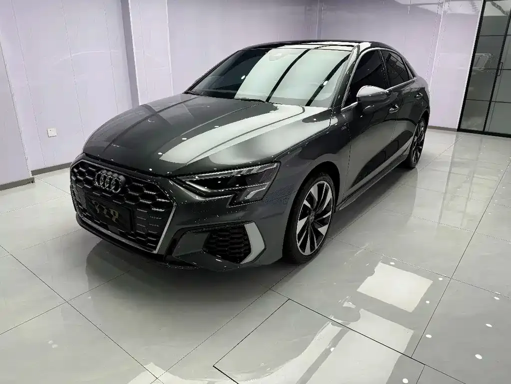 Audi A3 — фото 1