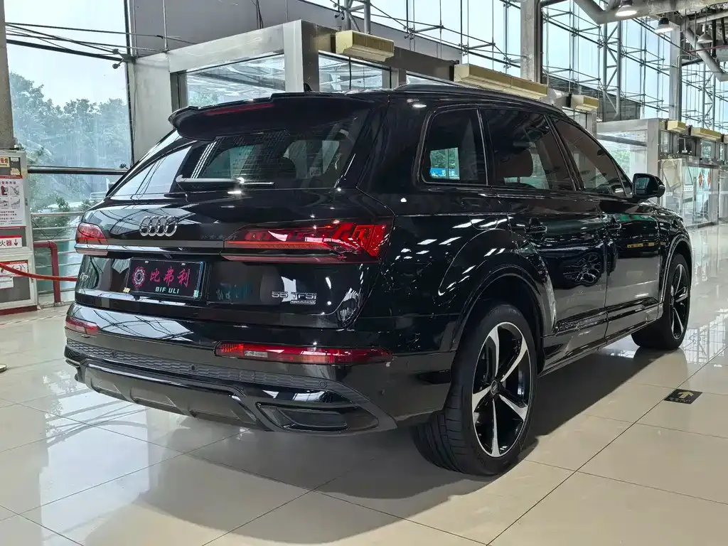 Audi Q7 — фото 7