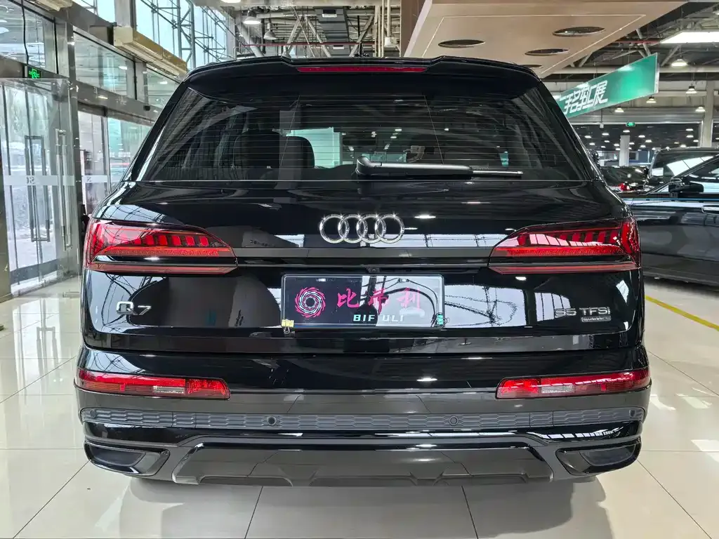 Audi Q7 — фото 9