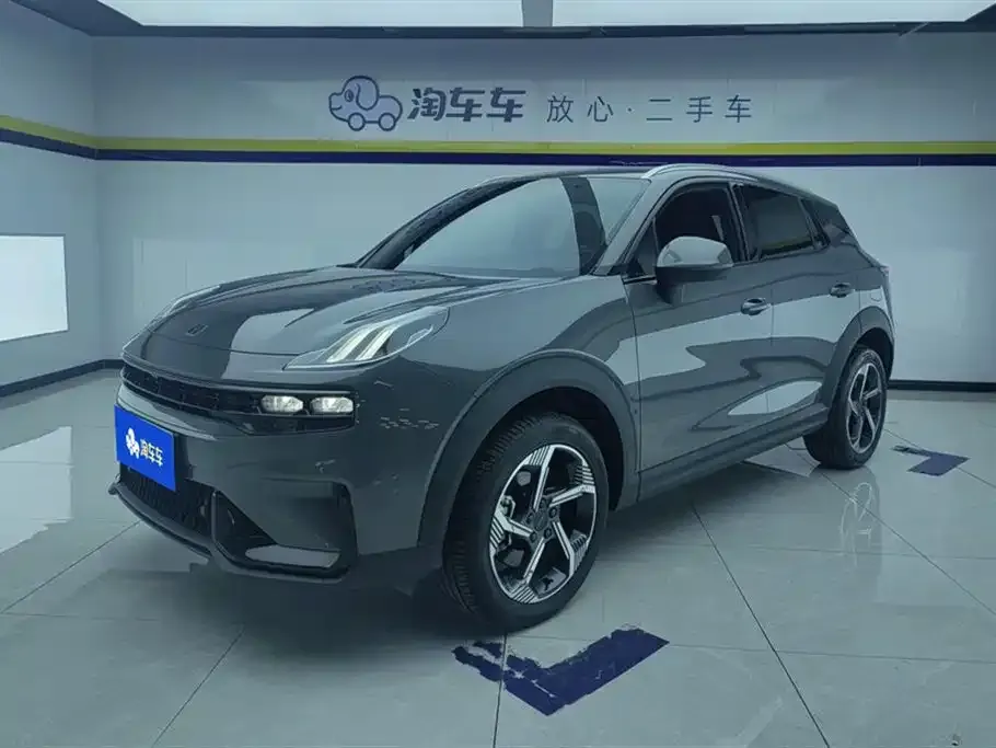 Lynk & Co 06