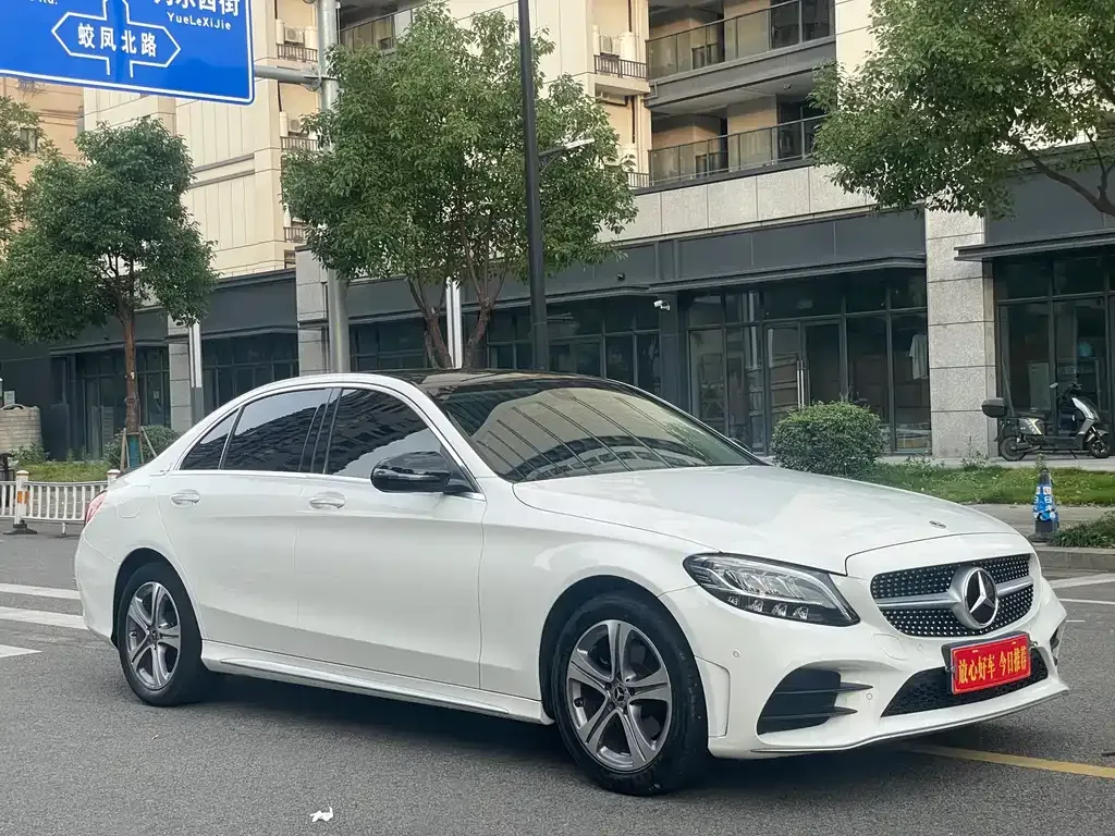 Mercedes-Benz C-Class — фото 7
