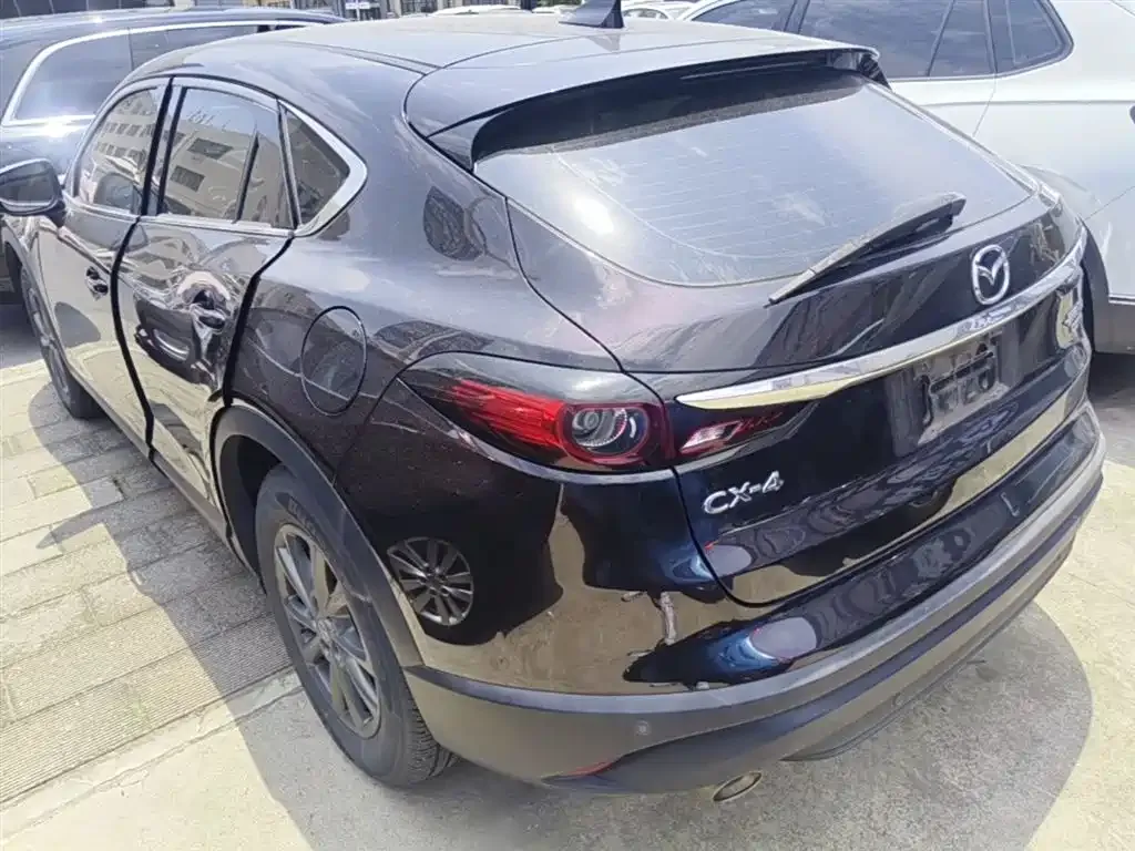 Mazda CX-4 2022 из CN, фото 4