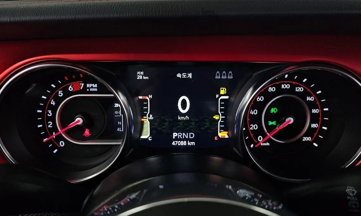 Jeep Wrangler 2022 из KR, фото 4
