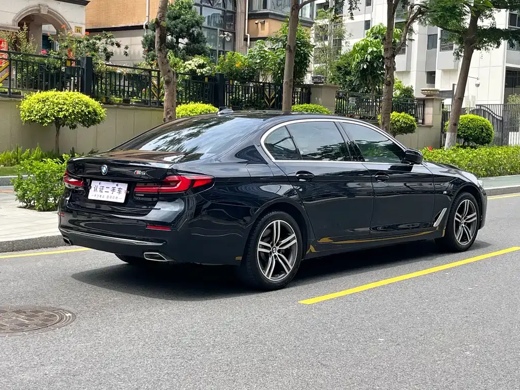 BMW 5 Series — фото 4