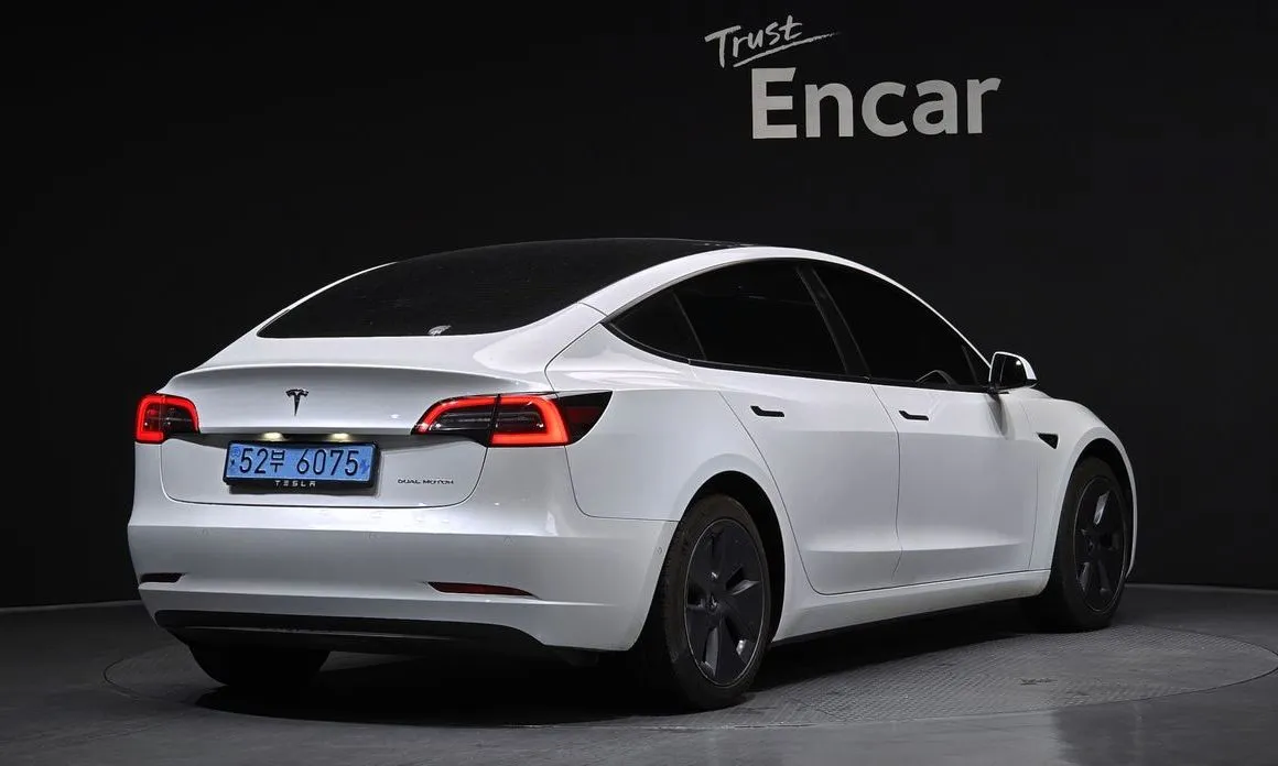 Tesla Model 3 — фото 7