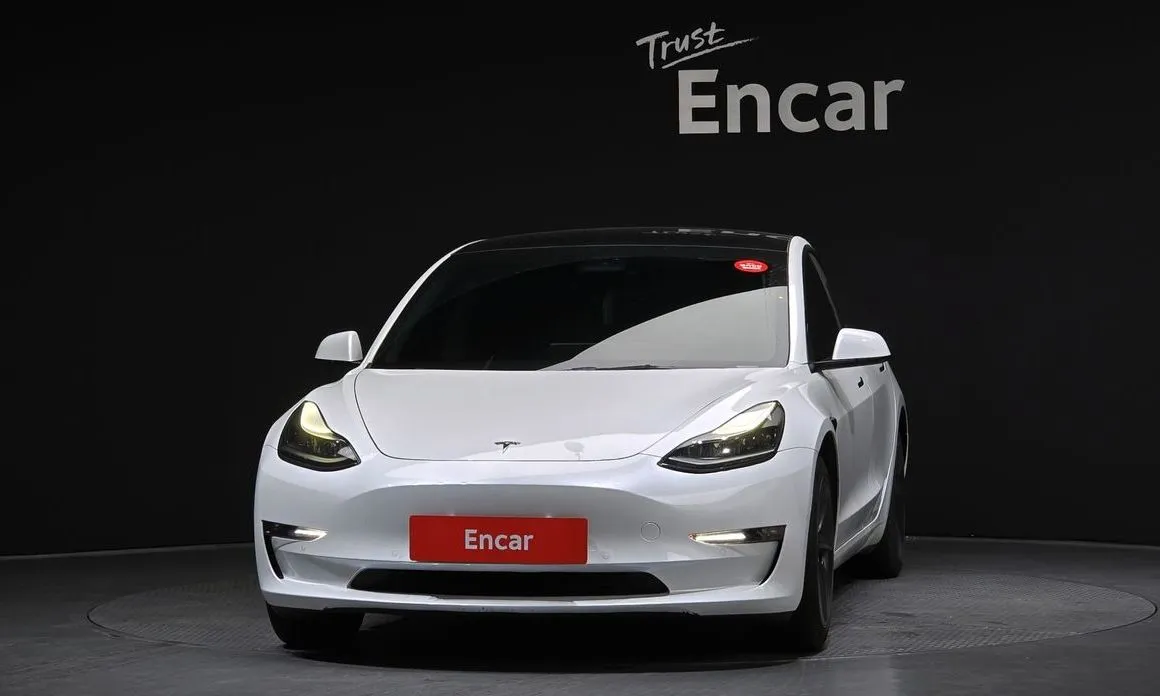Tesla Model 3 — фото 3