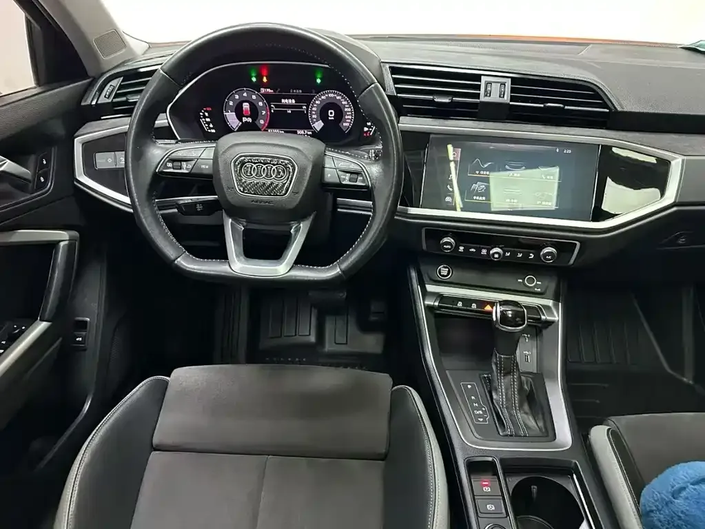Audi Q3 — фото 5