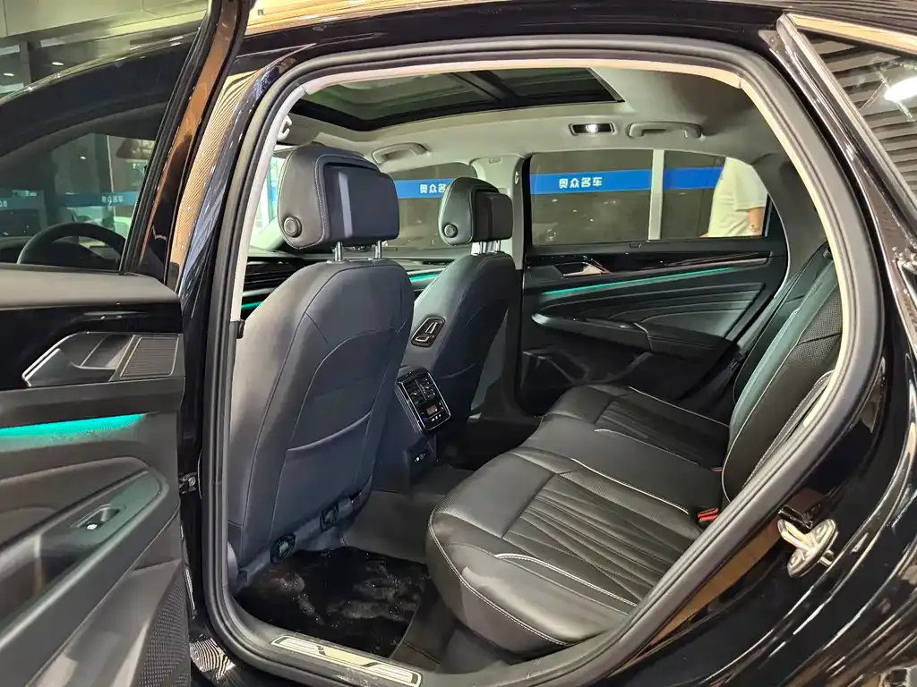 Volkswagen Passat — фото 6