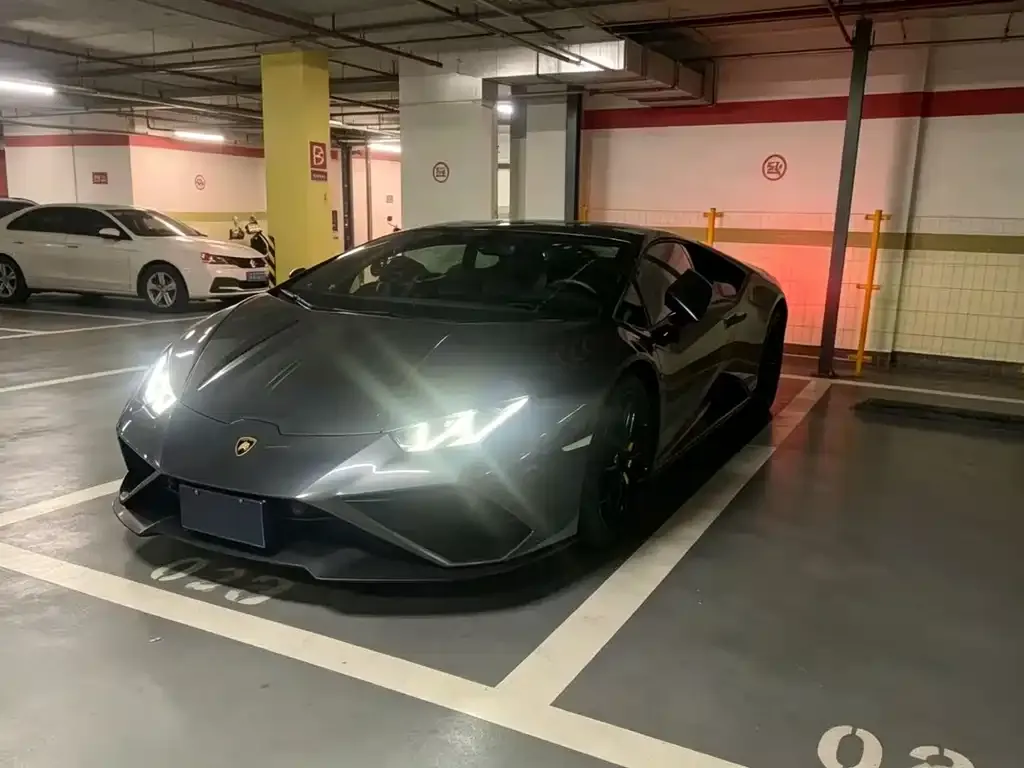 Lamborghini Huracan 2022 из CN, фото 8