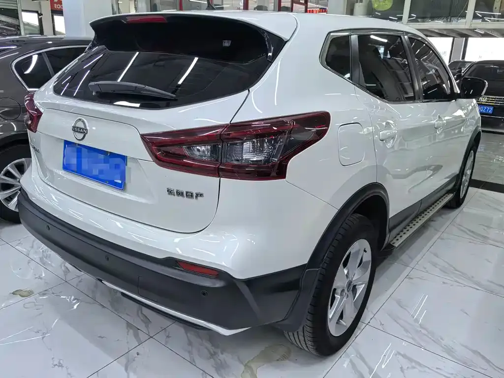 Nissan Qashqai — фото 10
