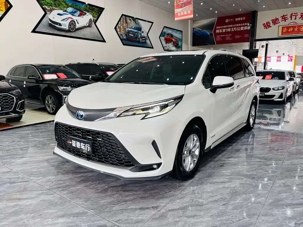 Toyota Granvia — фото 1