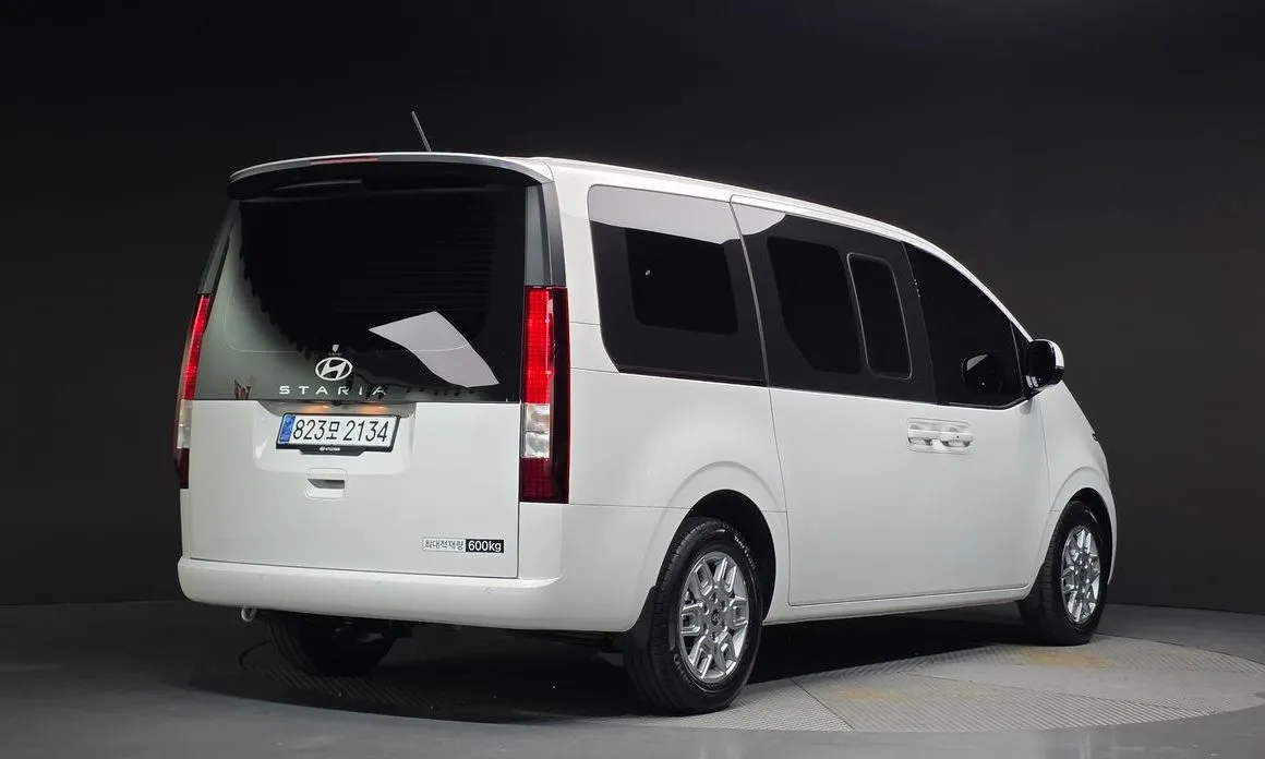 Hyundai Staria — фото 3