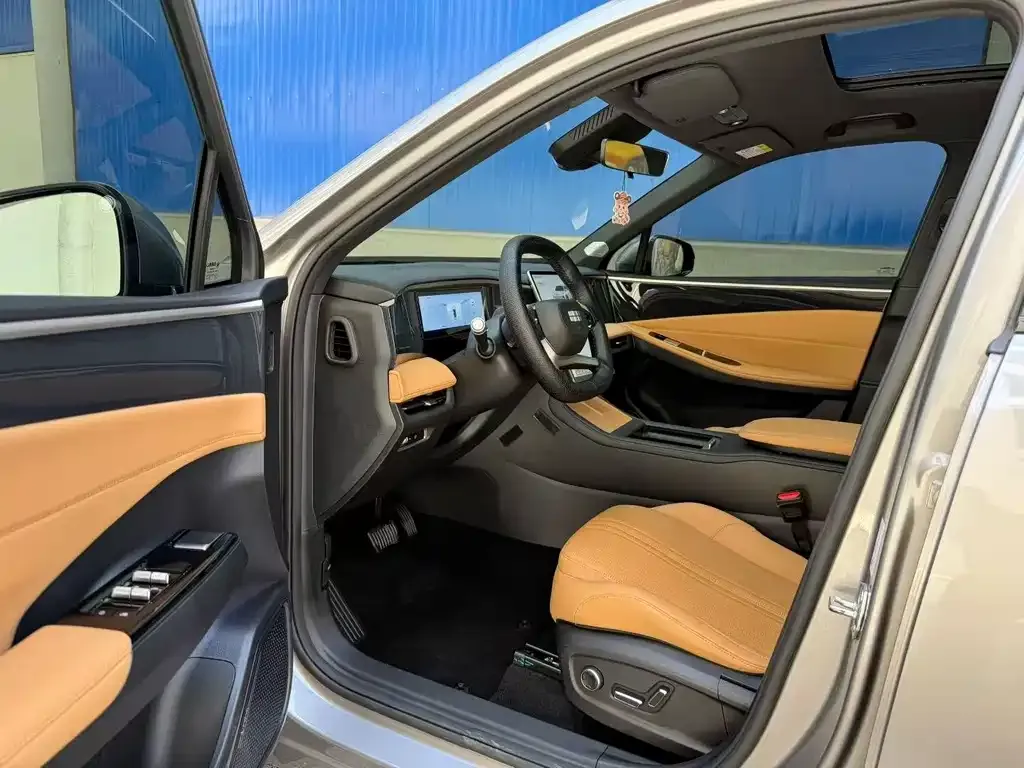 Geely Galaxy L7 — фото 2
