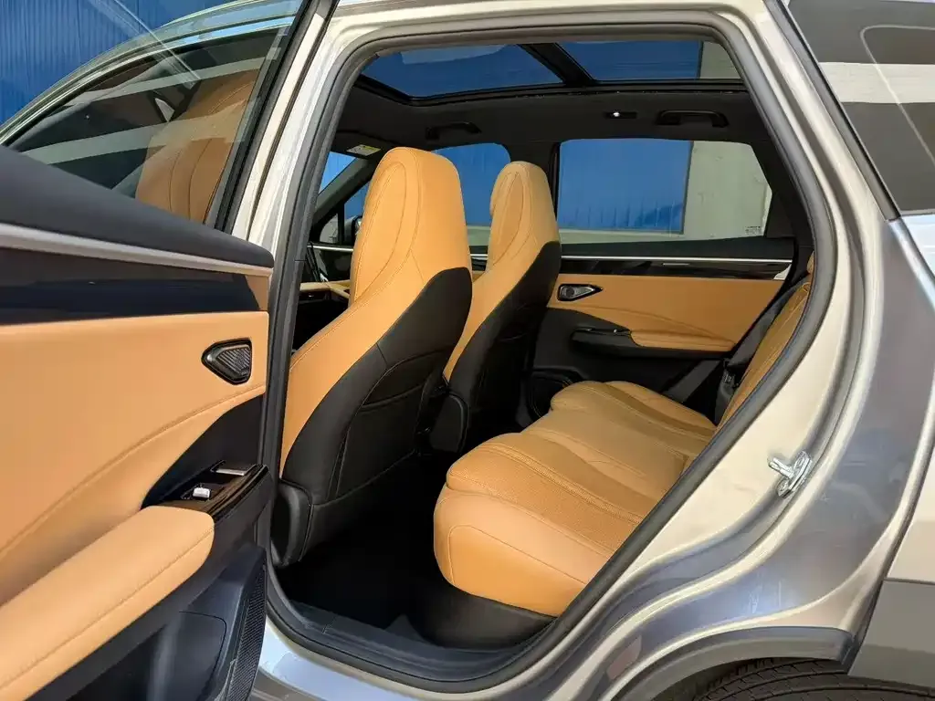 Geely Galaxy L7 — фото 4