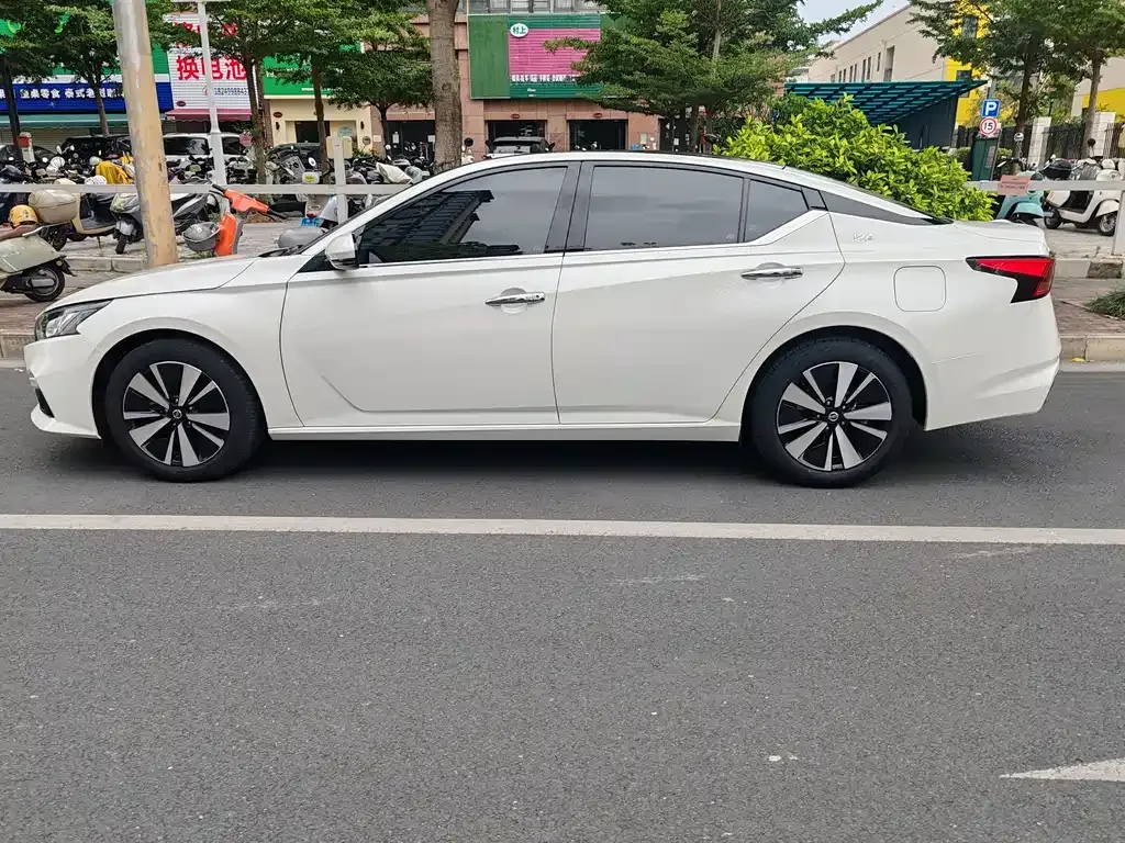 Nissan Teana — фото 8