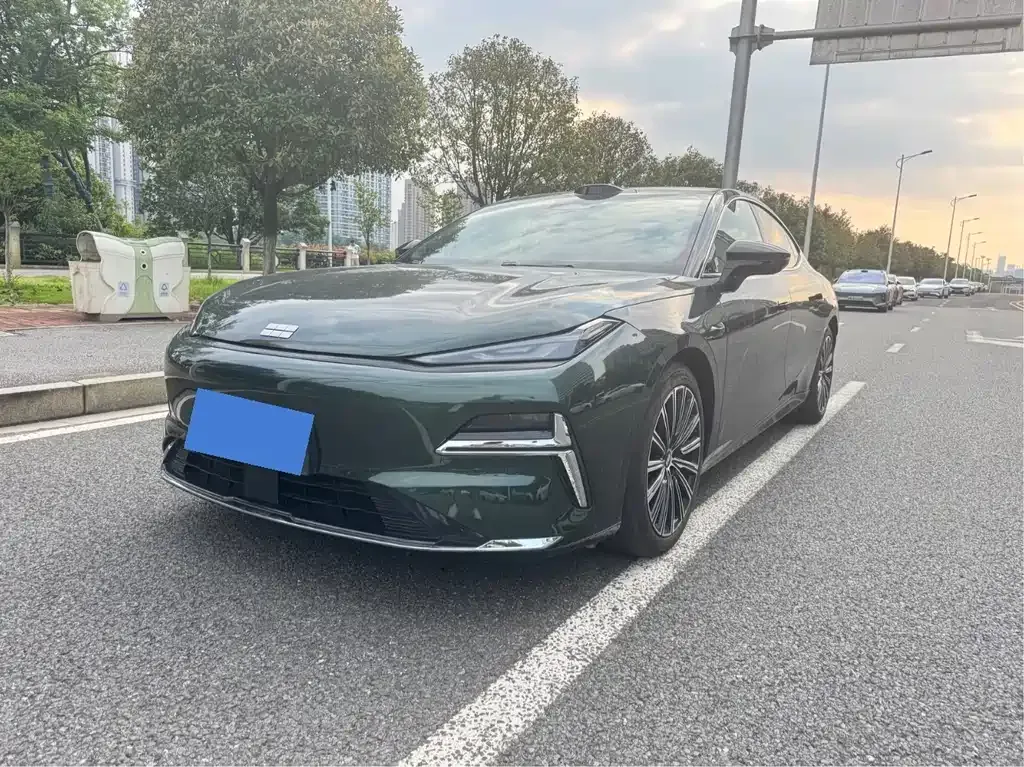 Geely Galaxy Xingyao 8