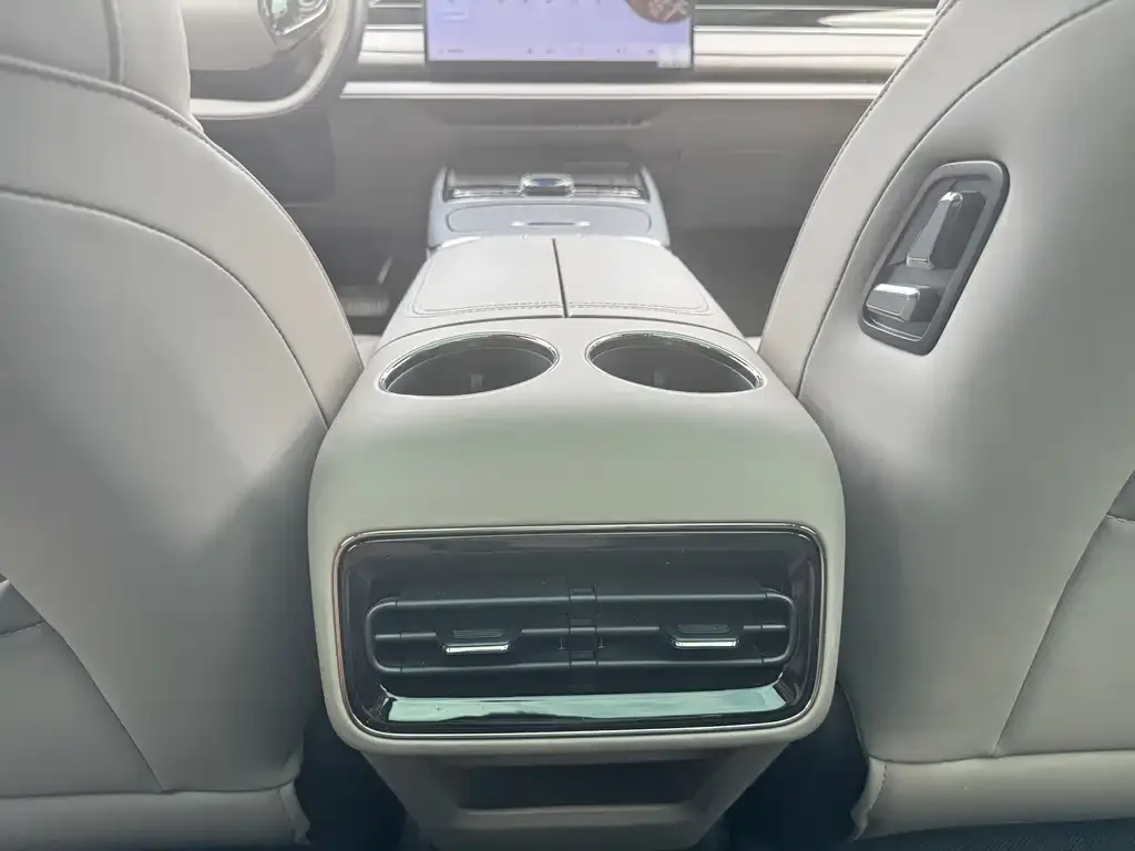 Geely Galaxy Xingyao 8 2025 из CN, фото 2