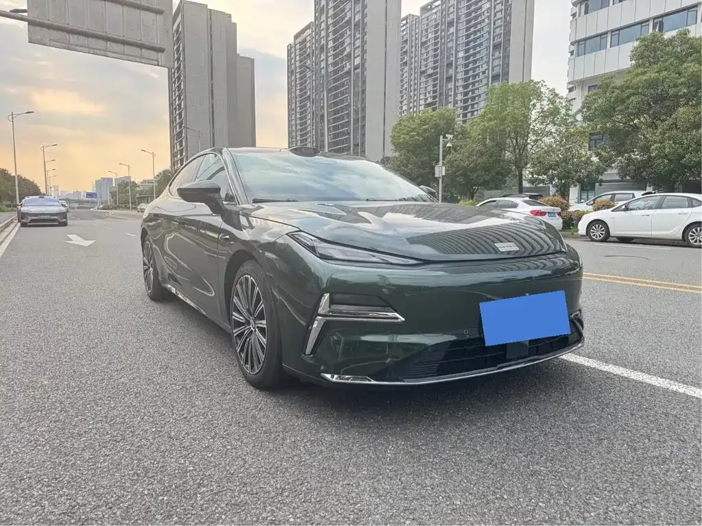 Geely Galaxy Xingyao 8 2025 из CN, фото 7