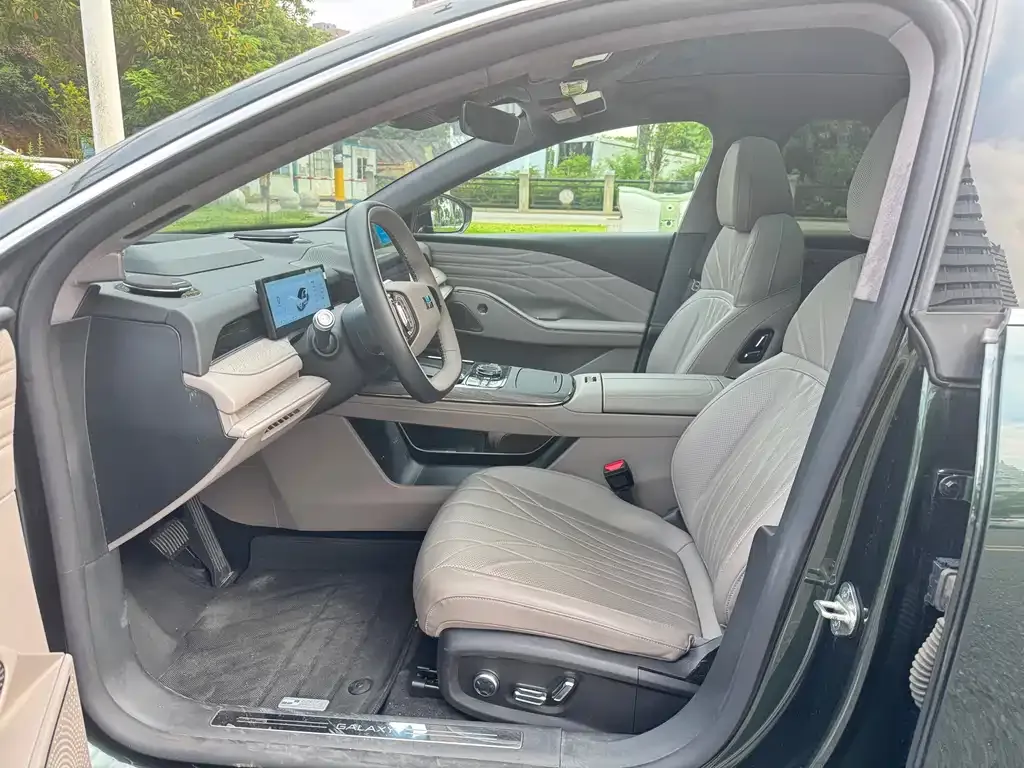 Geely Galaxy Xingyao 8 2025 из CN, фото 3
