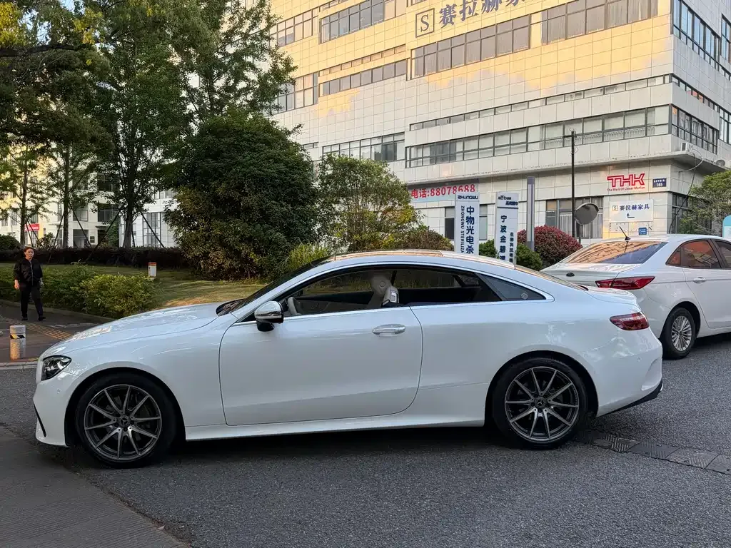 Mercedes-Benz E-Class (Import) — фото 4