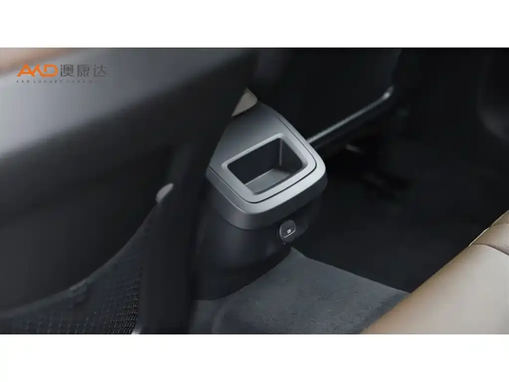 Volvo V60 2024 из CN, фото 2