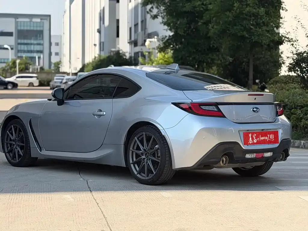 Subaru BRZ 2023 из CN, фото 4