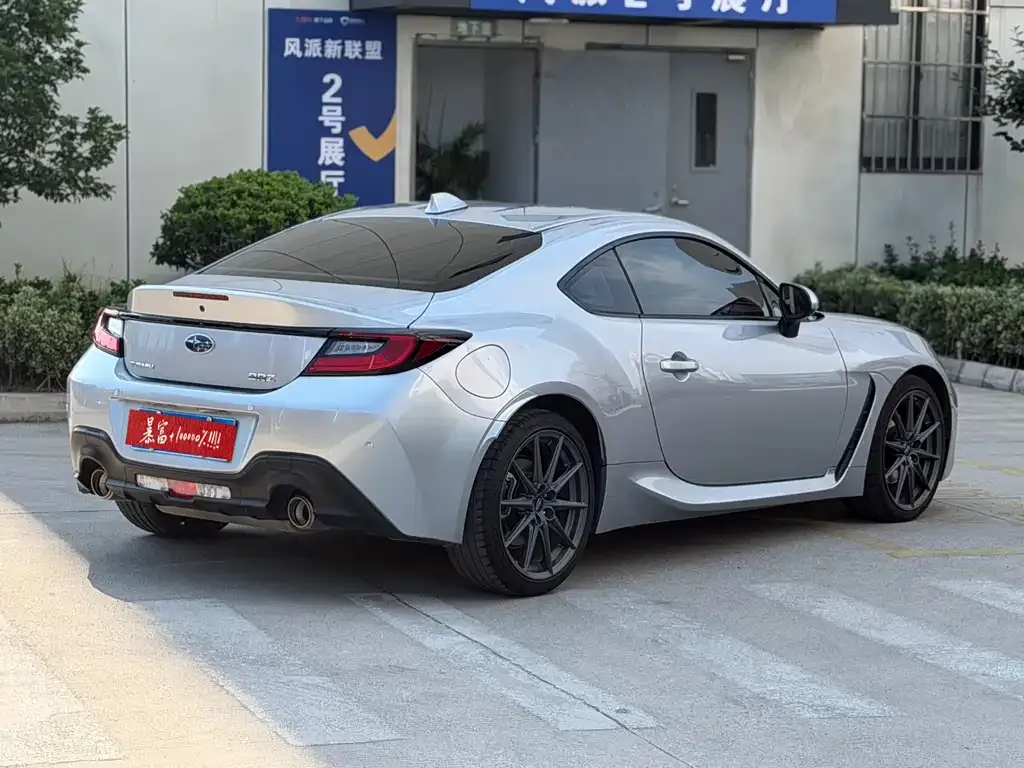 Subaru BRZ 2023 из CN, фото 10