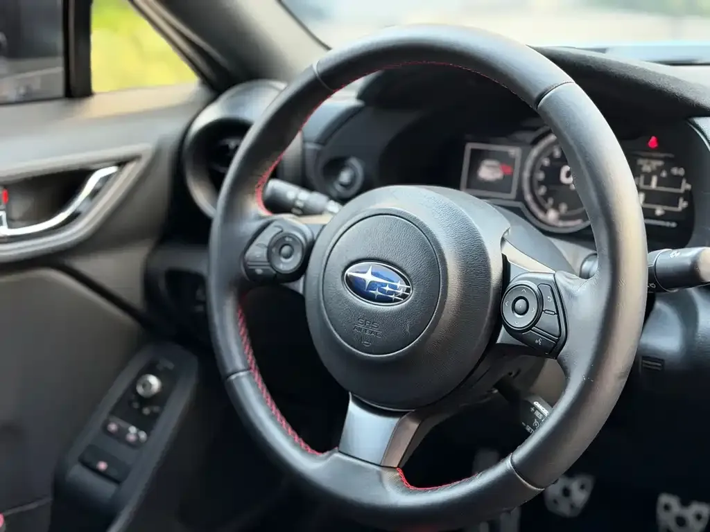 Subaru BRZ 2023 из CN, фото 7